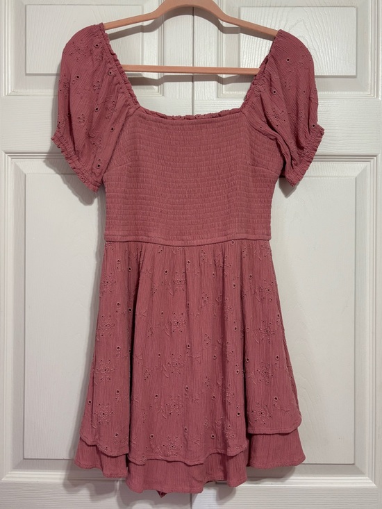 Hollister Dresses & Skirts - Hollister Dusty Rose Eyelet Mini Dress
